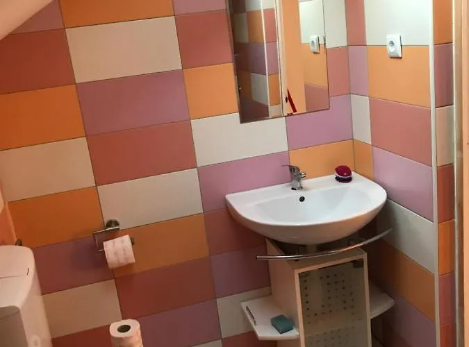 דירה Central Apartman באלאטונפורד